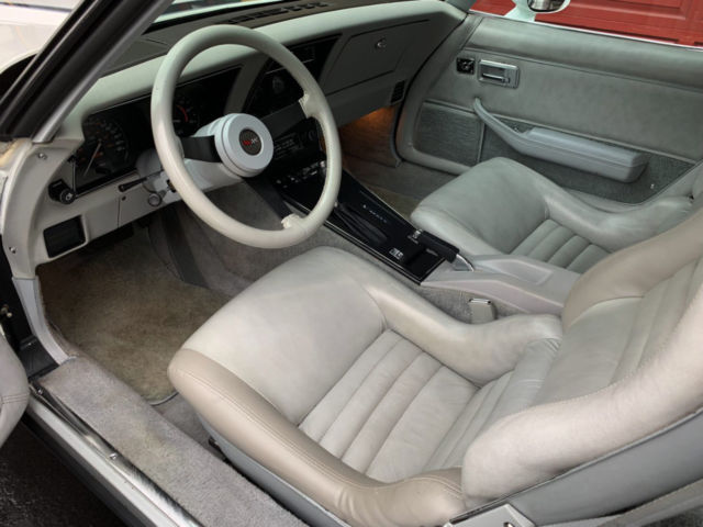 1982 Chevrolet Corvette 1982 Rare Color Combo 33k Org Miles Org Window Sti - photo 12