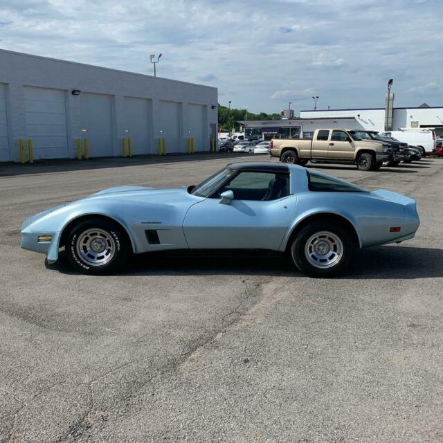 1982 Chevrolet Corvette - photo 2