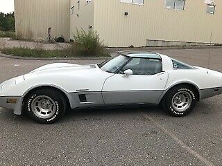 1982 Chevrolet Corvette - photo 2