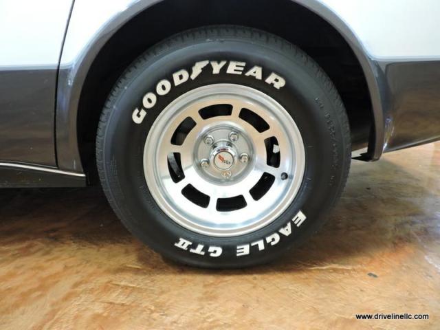 1982 Chevrolet Corvette COUPE - photo 9