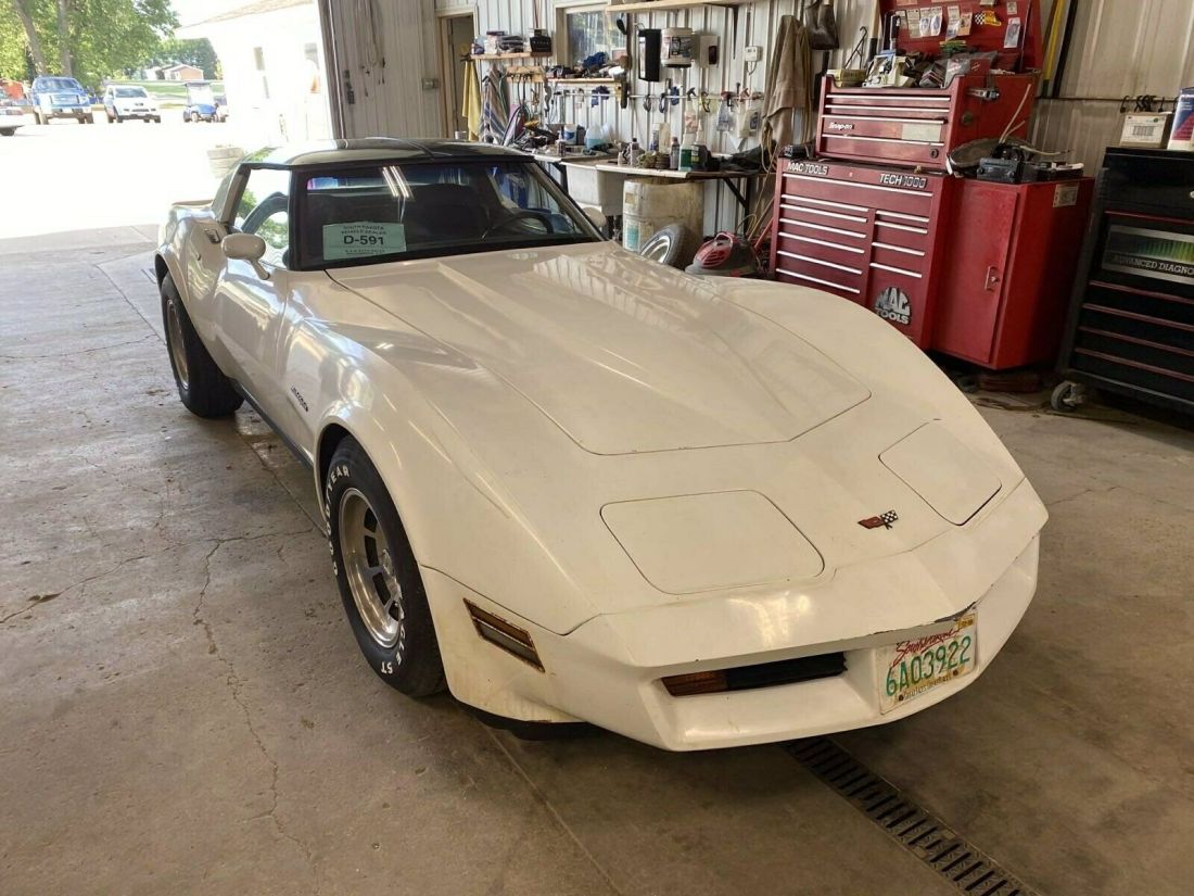 1982 Chevrolet Corvette - photo 3