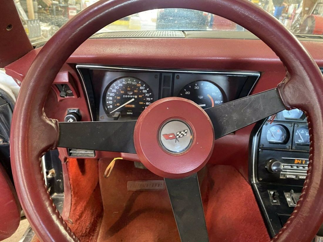 1982 Chevrolet Corvette - photo 9