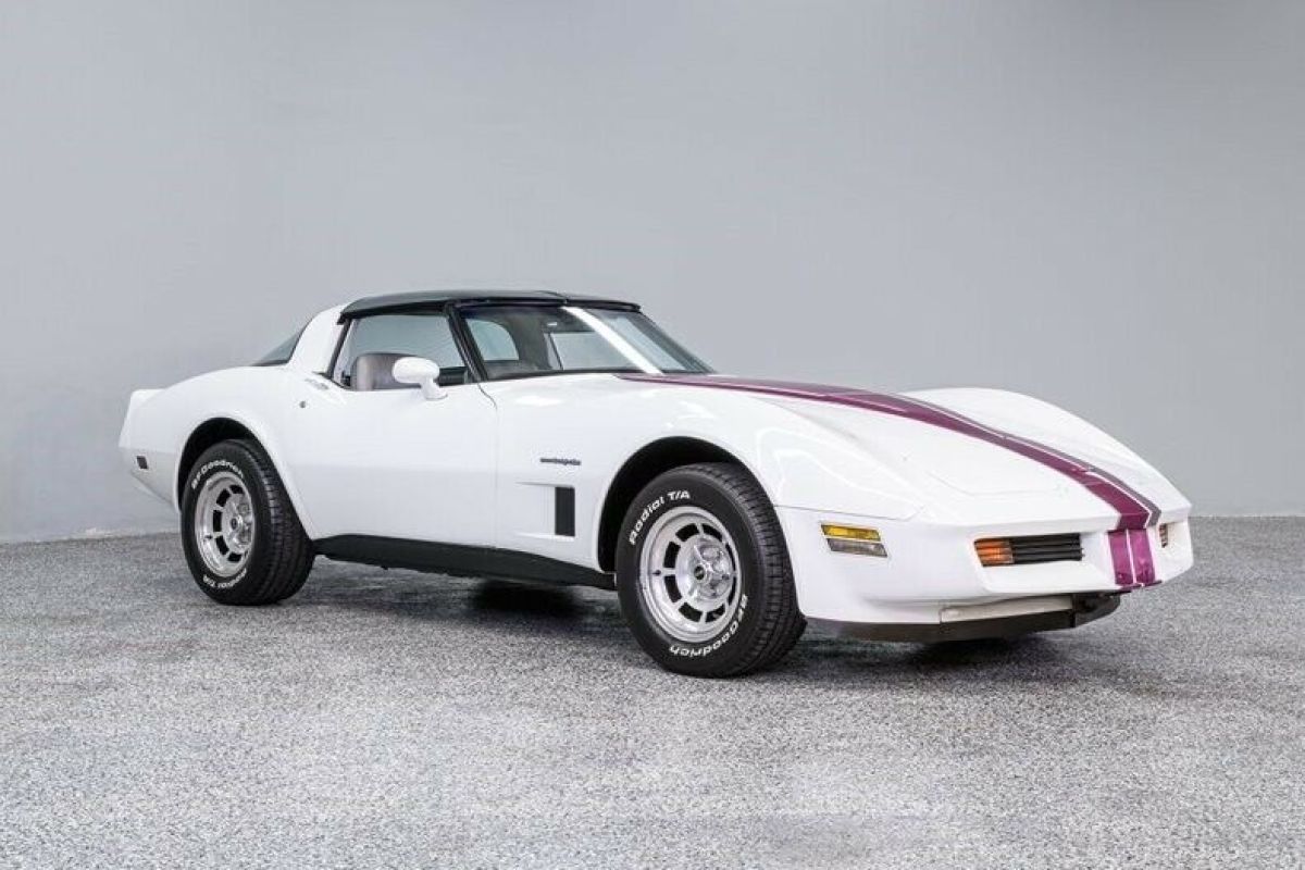 1982 Chevrolet Corvette - photo 10