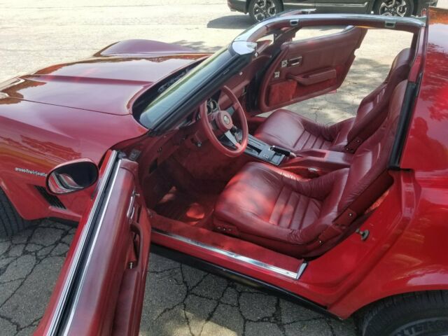1982 Chevrolet Corvette - photo 12