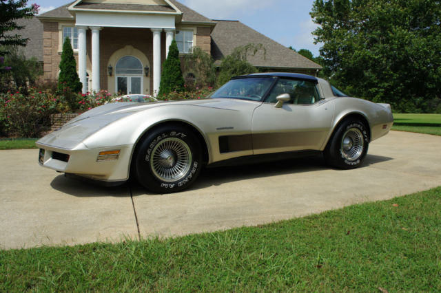 1982 CHEVROLET CORVETTE COLLECTOR EDITION 40K ORIGINAL MILES VERY NICE MUST SEE 1982 Chevrolet Corvette Collector Edition