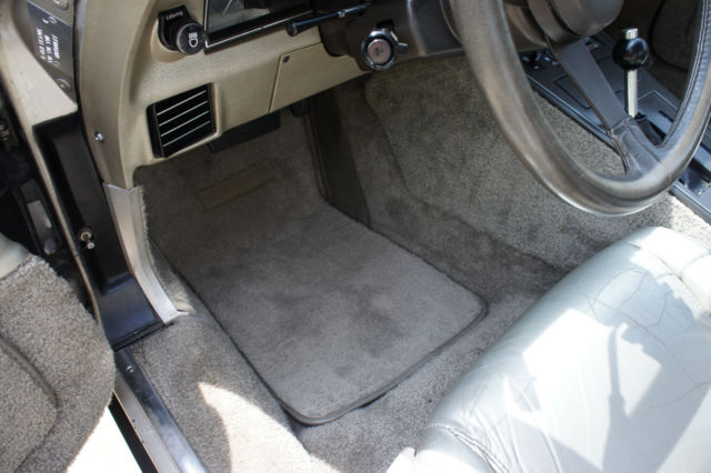 1982 Chevrolet Corvette Collector Edition - photo 13