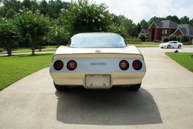 1982 Chevrolet Corvette Collector Edition - photo 4