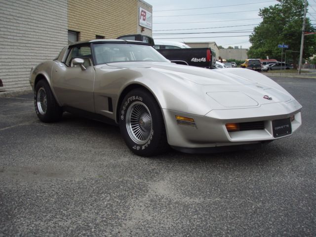 1982 Chevrolet Corvette Collector Edition - photo 4