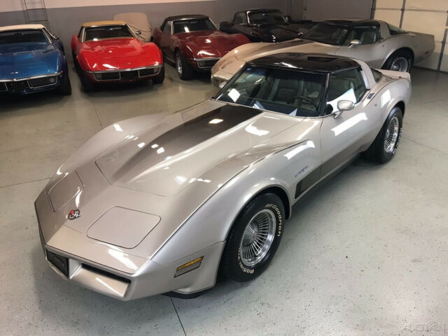 1982 Chevrolet Corvette Collector Edition - photo 2