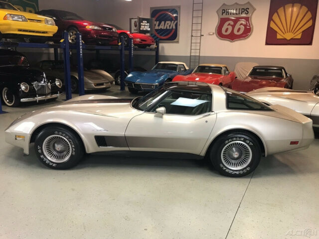 1982 Chevrolet Corvette Collector Edition - photo 7