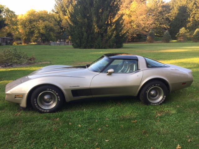 1982 Chevrolet Corvette Collector Edition ONLY 7636 original miles WOW!!!! 1982 Chevrolet Corvette Collector Edition Coupe