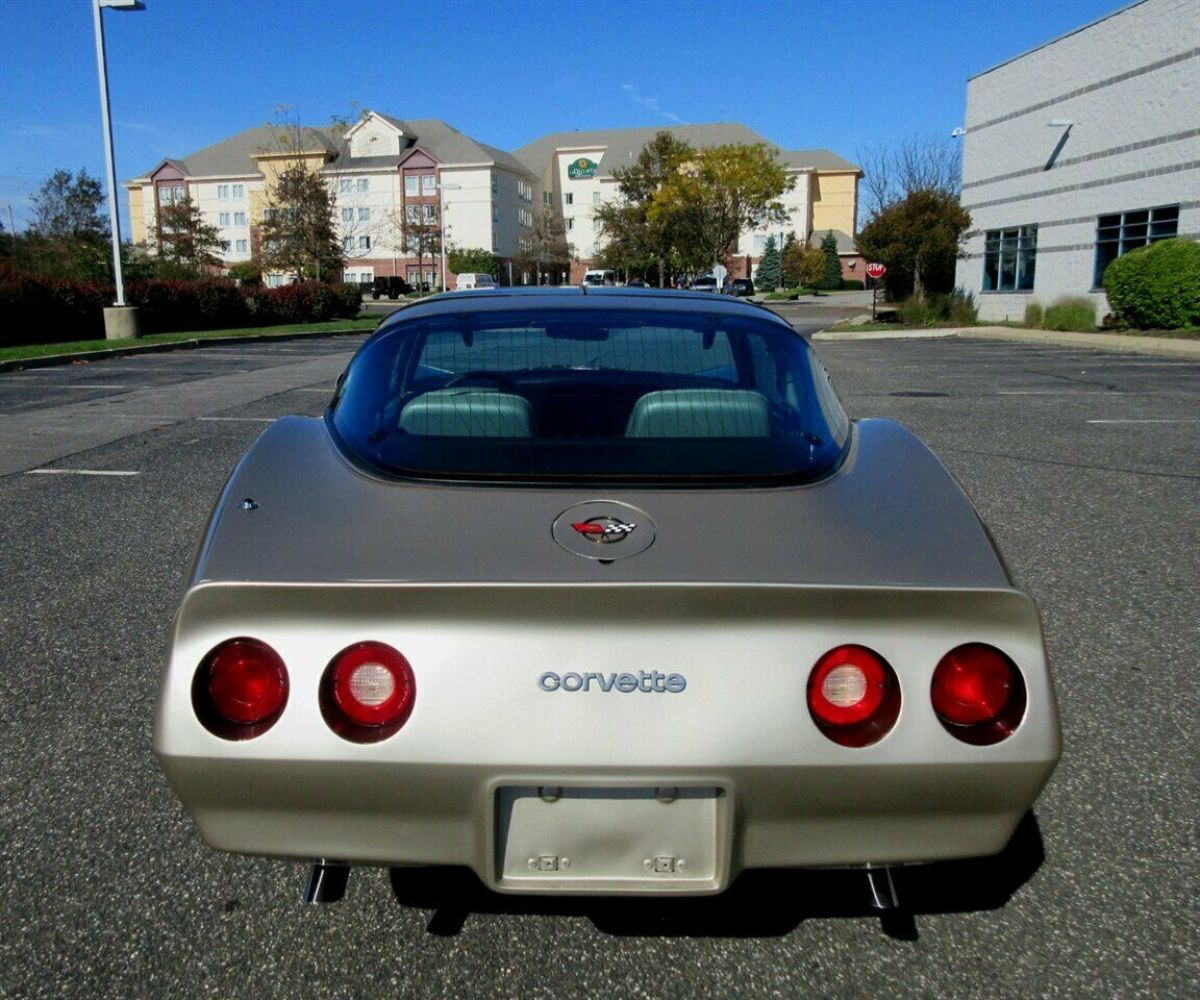 1982 Chevrolet Corvette Collector Edition - photo 12