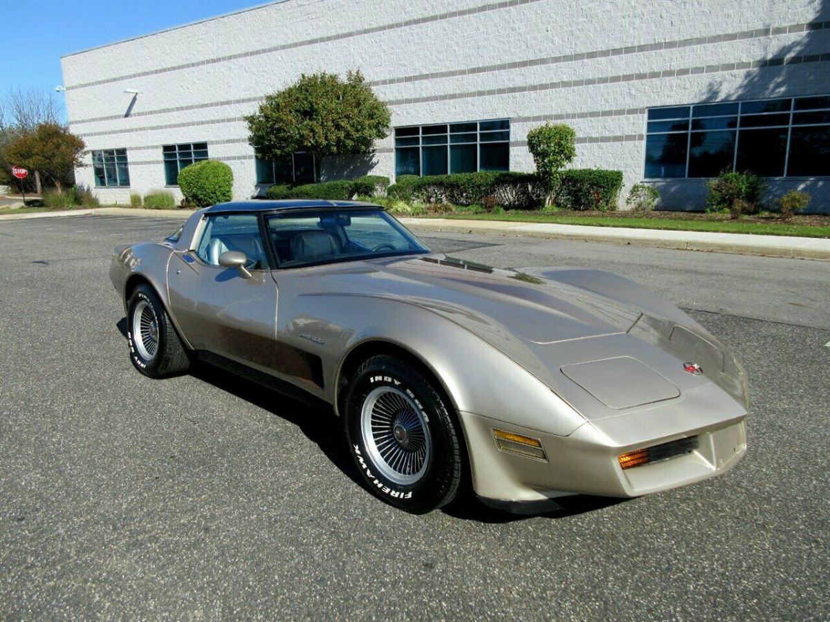 1982 Chevrolet Corvette Collector Edition - photo 2