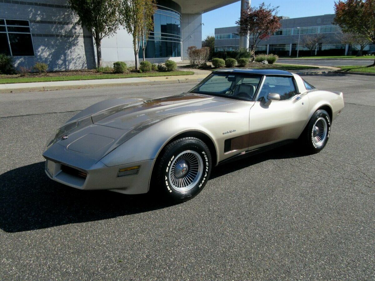 1982 Chevrolet Corvette Collector Edition - photo 3