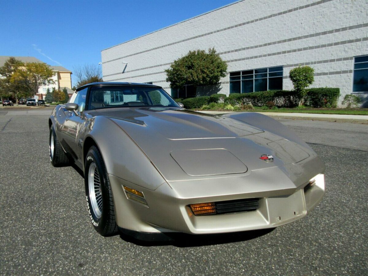 1982 Chevrolet Corvette Collector Edition - photo 4
