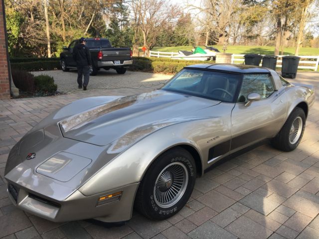 1982 Chevrolet Corvette Collector Edition - photo 3