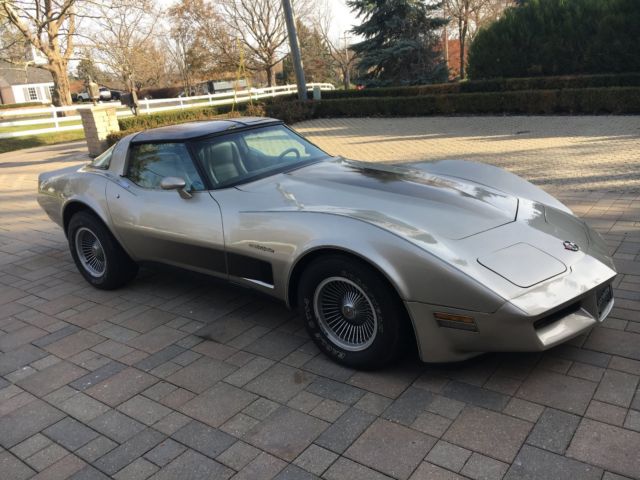 1982 Chevrolet Corvette Collector Edition - photo 4
