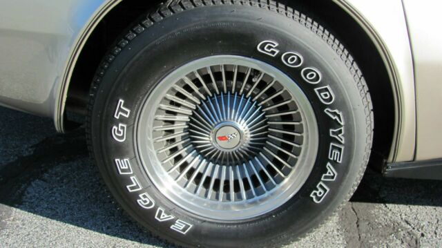 1982 Chevrolet Corvette Collector edition - photo 10