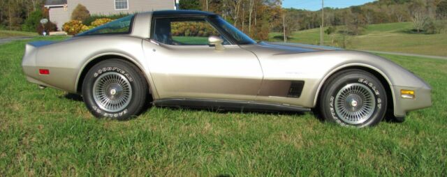 1982 Chevrolet Corvette Collector edition - photo 3