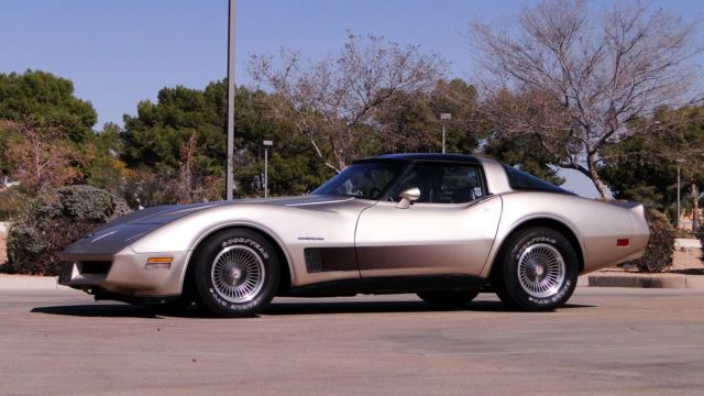 1982 CHEVROLET CORVETTE COLLECTORS EDITION 1 of 6759 BUILT 350cu OVERDRIVE TRANS 1982 Chevrolet Corvette FREE SHIPPING WITH BUY IT NOW
