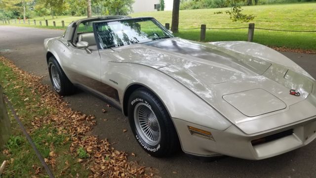 1982 Chevrolet Corvette Collectors edition - photo 4