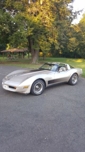 1982 Chevrolet Corvette Collectors edition - photo 5
