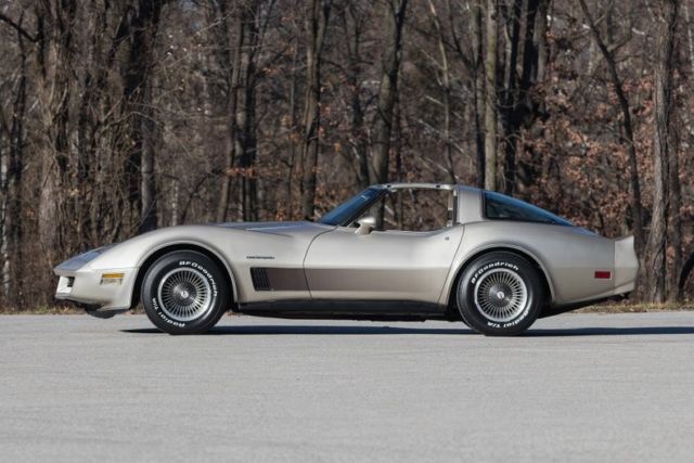 1982 Chevrolet Corvette Collectors Edition - photo 5