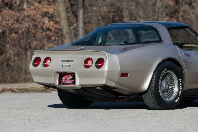 1982 Chevrolet Corvette Collectors Edition - photo 9