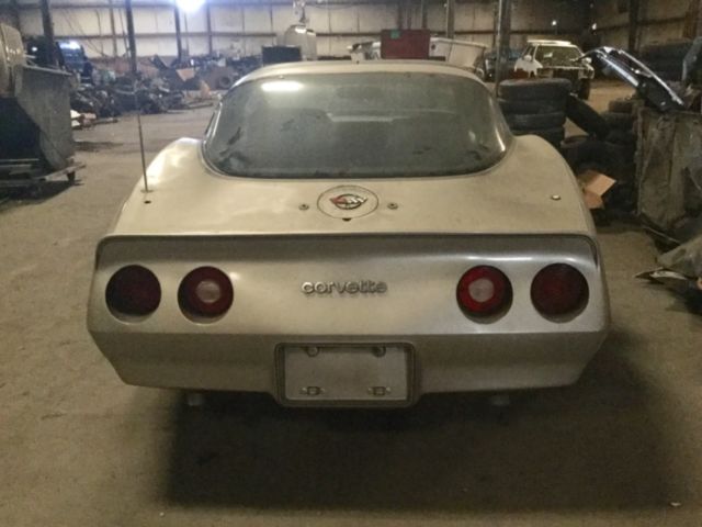 1982 Chevrolet Corvette COLLECTORS EDITION - photo 2