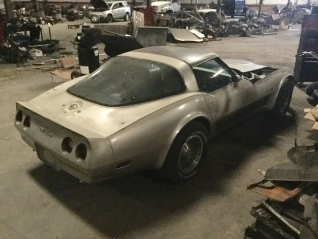 1982 Chevrolet Corvette COLLECTORS EDITION - photo 4
