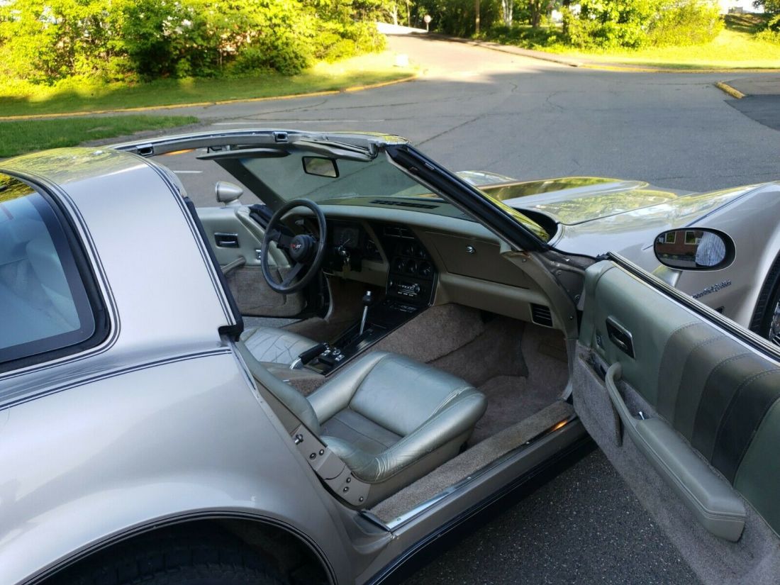 1982 Chevrolet Corvette - photo 8