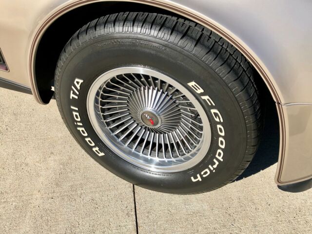 1982 Chevrolet Corvette - photo 11