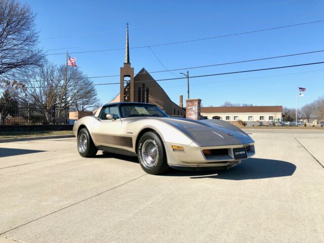 1982 Chevrolet Corvette - photo 2