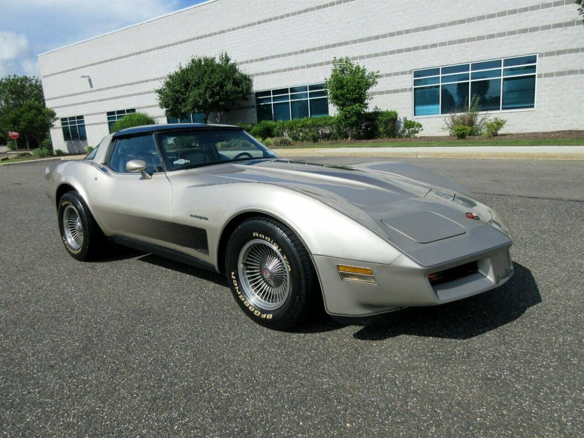 1982 Chevrolet Corvette Collector Edition - photo 2