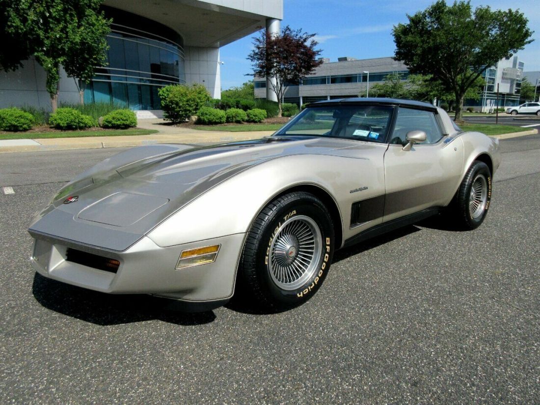 1982 Chevrolet Corvette Collector Edition - photo 3