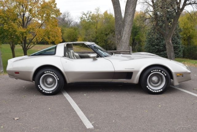 1982 Chevrolet Corvette 1982 Chevrolet Corvette Collectors Edition 45k Miles - photo 2