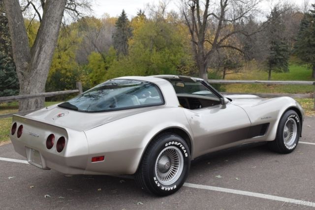1982 Chevrolet Corvette 1982 Chevrolet Corvette Collectors Edition 45k Miles - photo 4