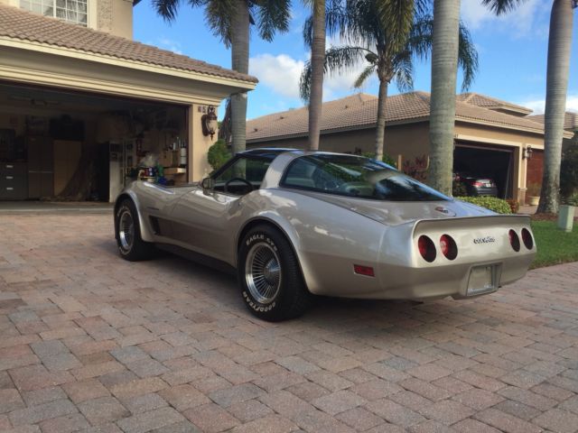 1982 Chevrolet Corvette - photo 4