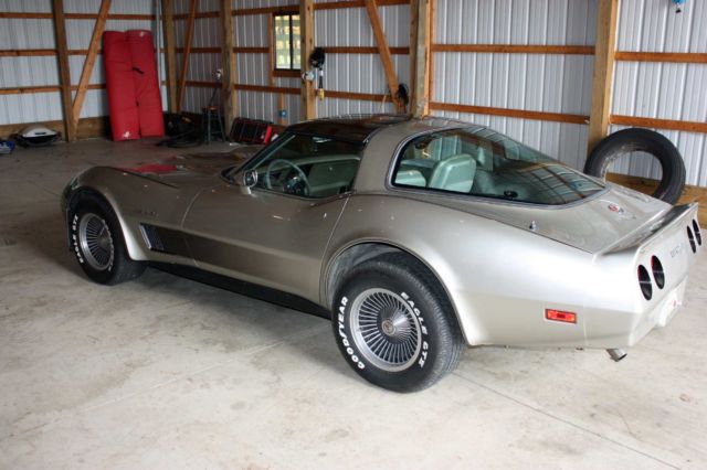 1982 Chevrolet Corvette Coupe Collectors Edition V8 - 74,200 Miles - Very Nice 1982 Chevrolet Corvette Collectors Edition
