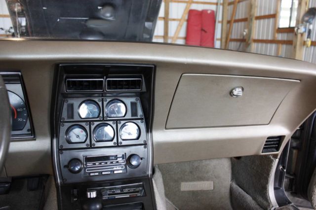 1982 Chevrolet Corvette Collectors Edition - photo 4