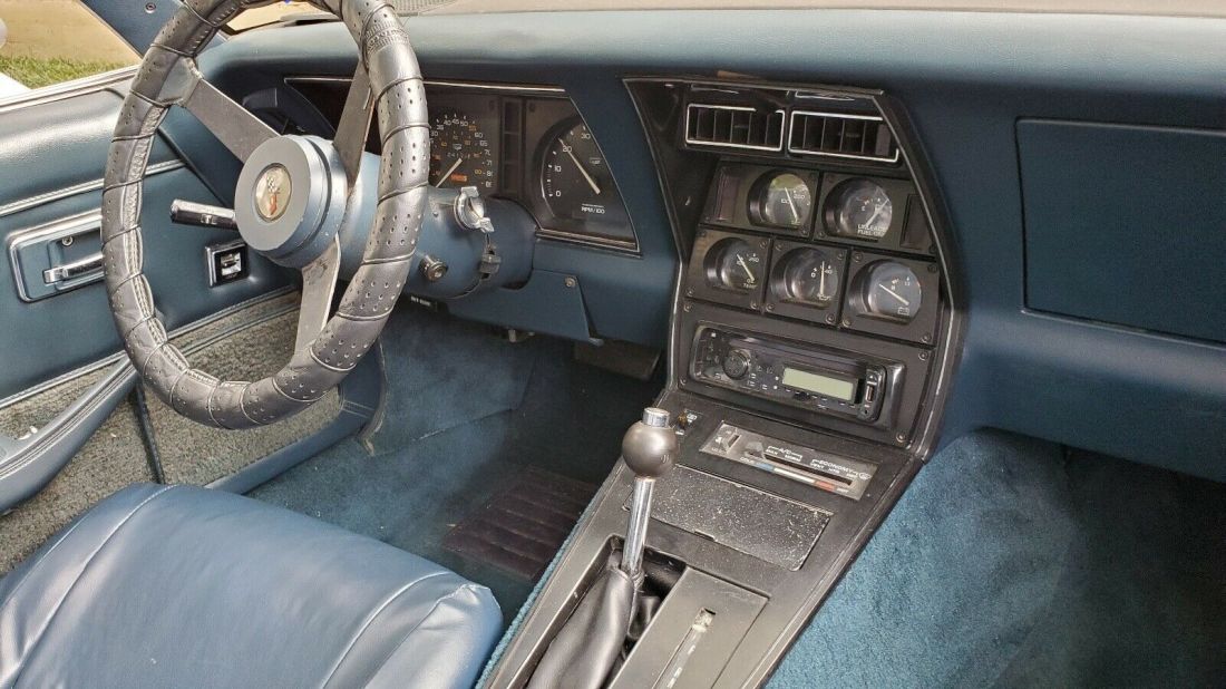 1982 Chevrolet Corvette - photo 9