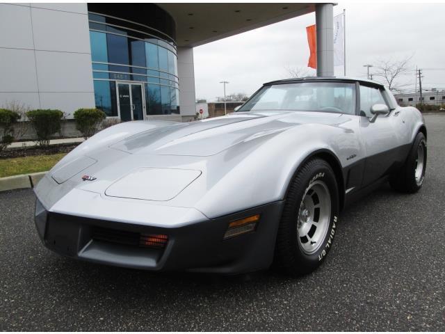 1982 Chevrolet Corvette Base Coupe 2-Door - photo 2