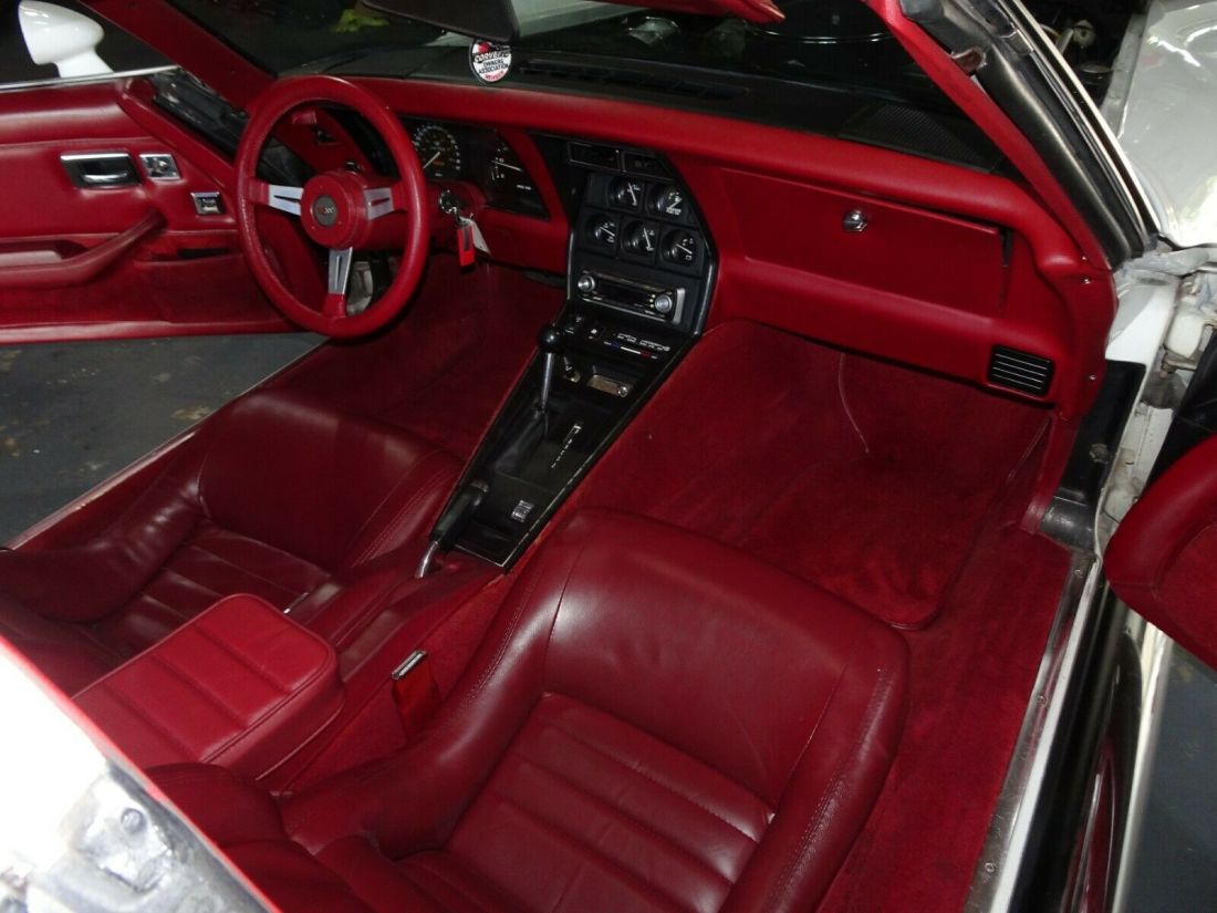 1982 Chevrolet Corvette - photo 13