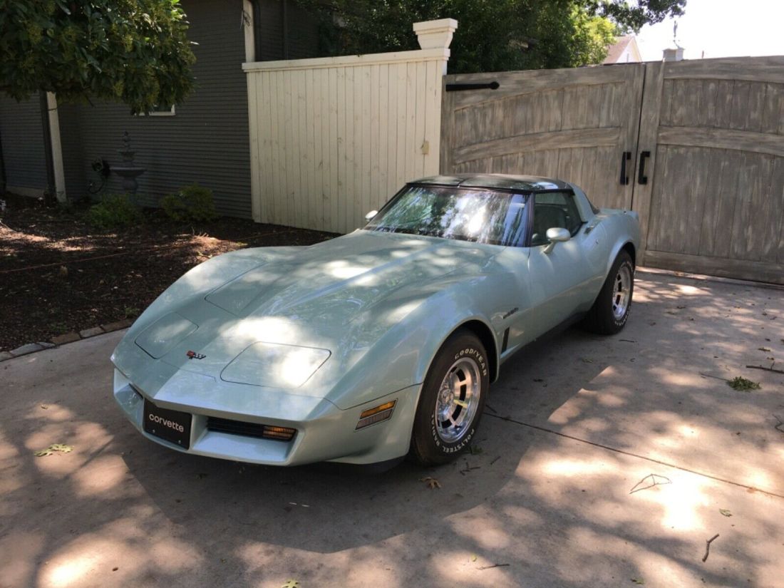 1982 Chevrolet Corvette - photo 8