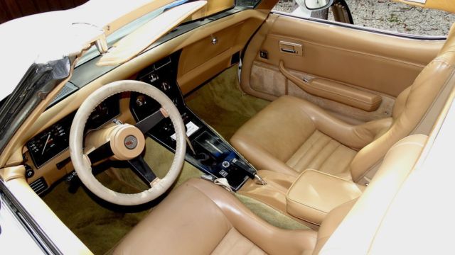 1982 Chevrolet Corvette FACTORY LEATHER - photo 11