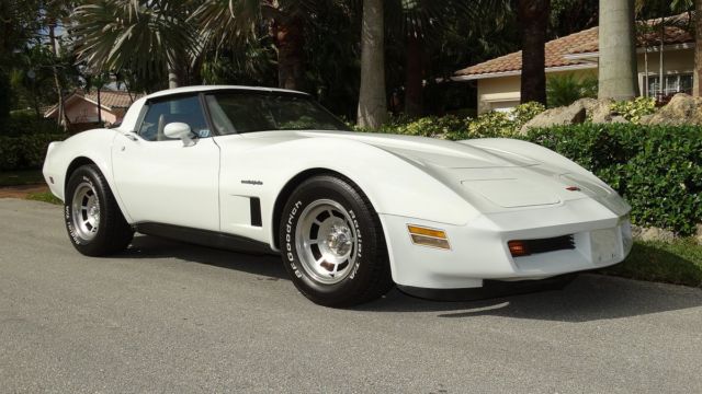 1982 Chevrolet Corvette FACTORY LEATHER - photo 3