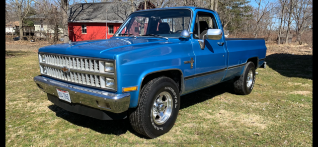 1982 Chevrolet Scottsdale Pickup C20 3/4 Ton 6.2 Detroit Diesel / Auto Long Bed 1982 Chevrolet C-10