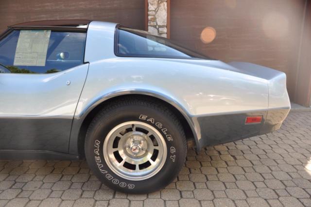 1982 Chevrolet Corvette - photo 2