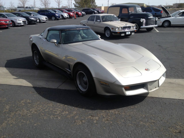 1982 Chevrolet Corvette Collectors Edition - photo 2