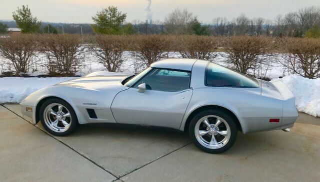 1982 Chevrolet Corvette - photo 2